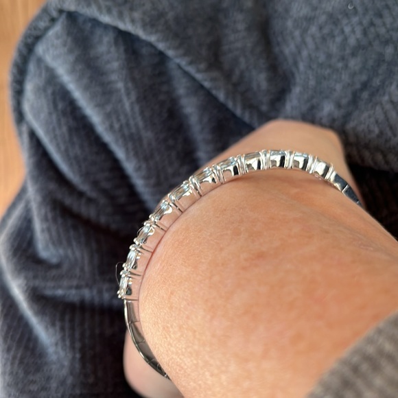 NWOT • AQUAMARINE FLEX BANGLE BRACELET - Picture 9 of 13